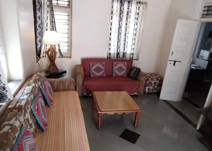 Madhav Bhavan Guest House